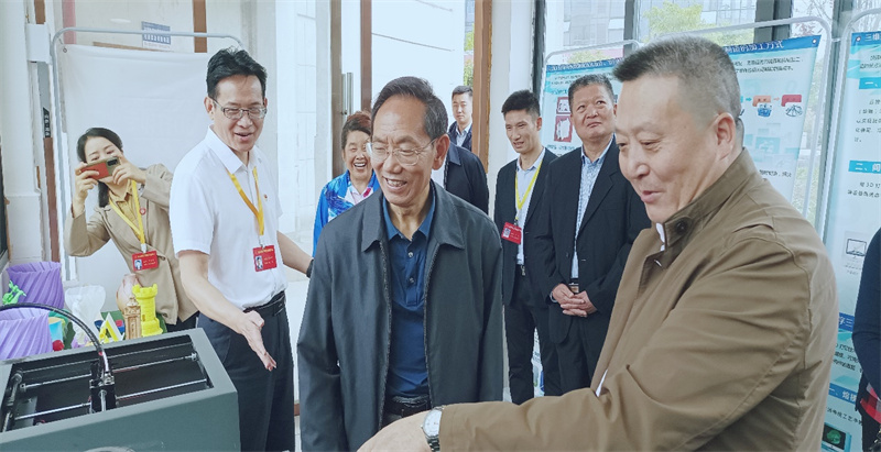 领导、院士关怀指导3D打印产学研用工作